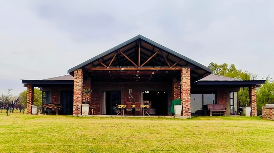 3 Bedroom Property for Sale in Potchefstroom Rural North West
